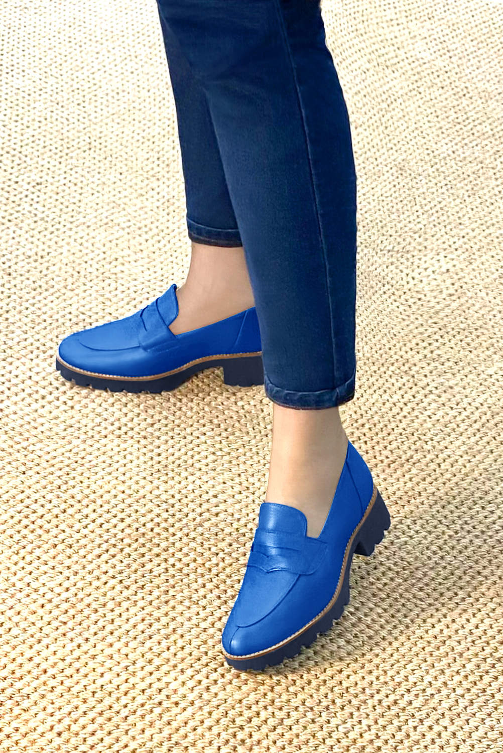Electric blue women's casual loafers. Round toe. Low rubber soles. Worn view - Florence KOOIJMAN